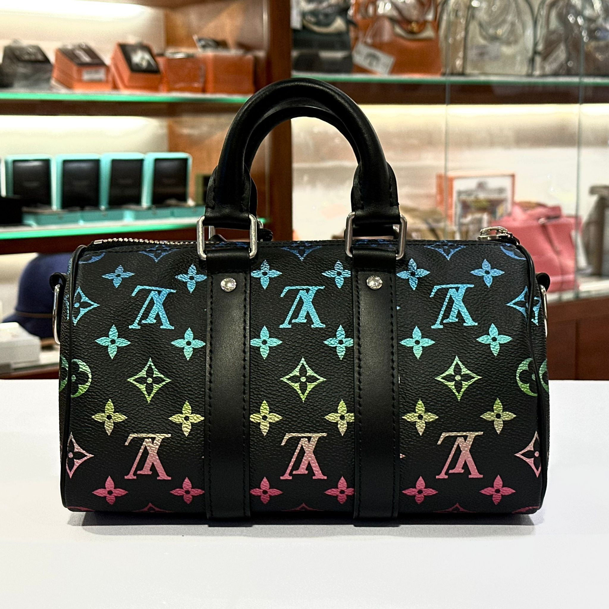 全新LV Keepall 25 M13935 黑三彩/村上隆 Bandouliere Iridescent #男女同款 #兩年免費保養 #BRAND NEW#香榭站正品