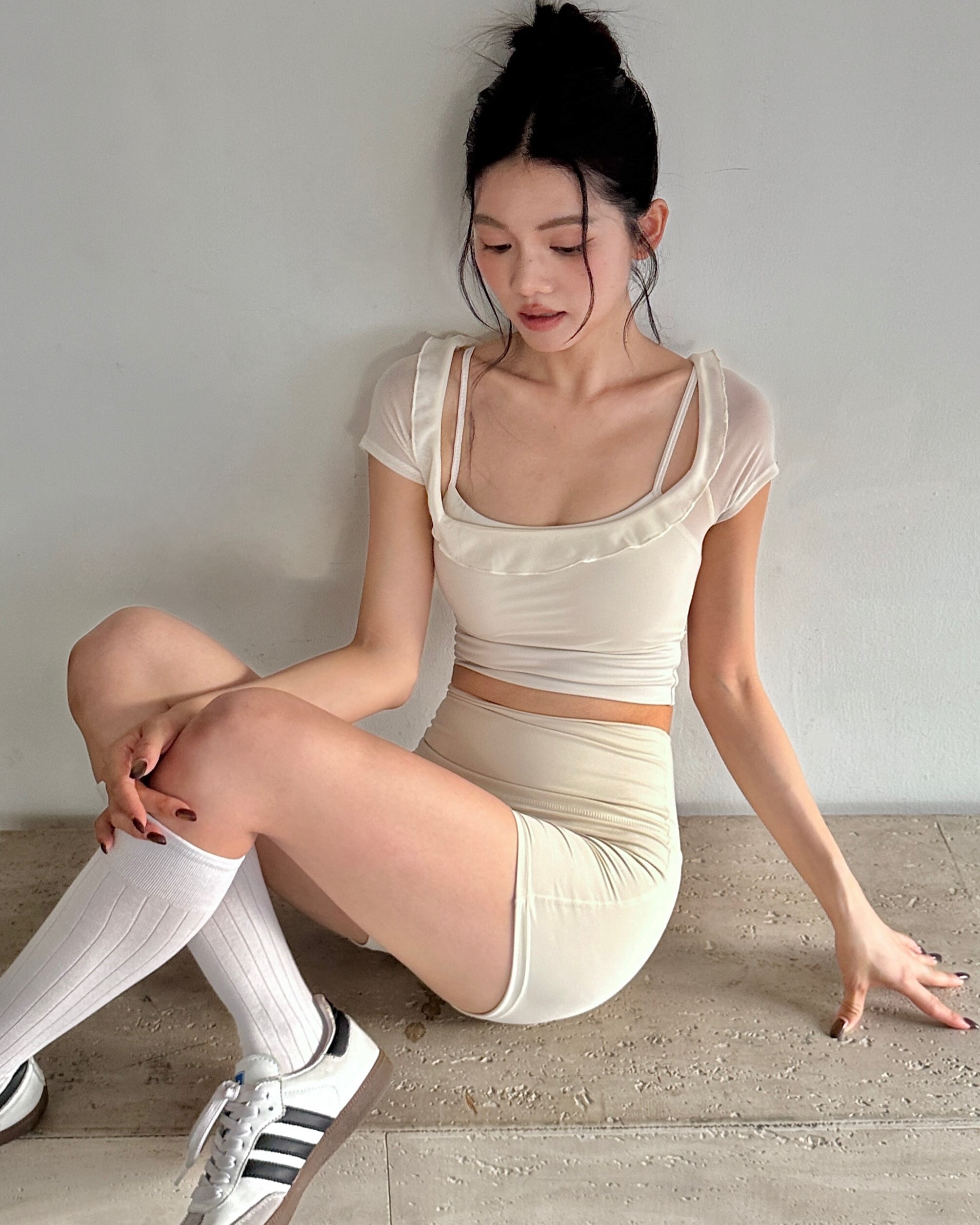 GLINT 花邊網紗兩件式上衣+Shift 一件兩穿/可拆式裙擺短褲(奶白色)