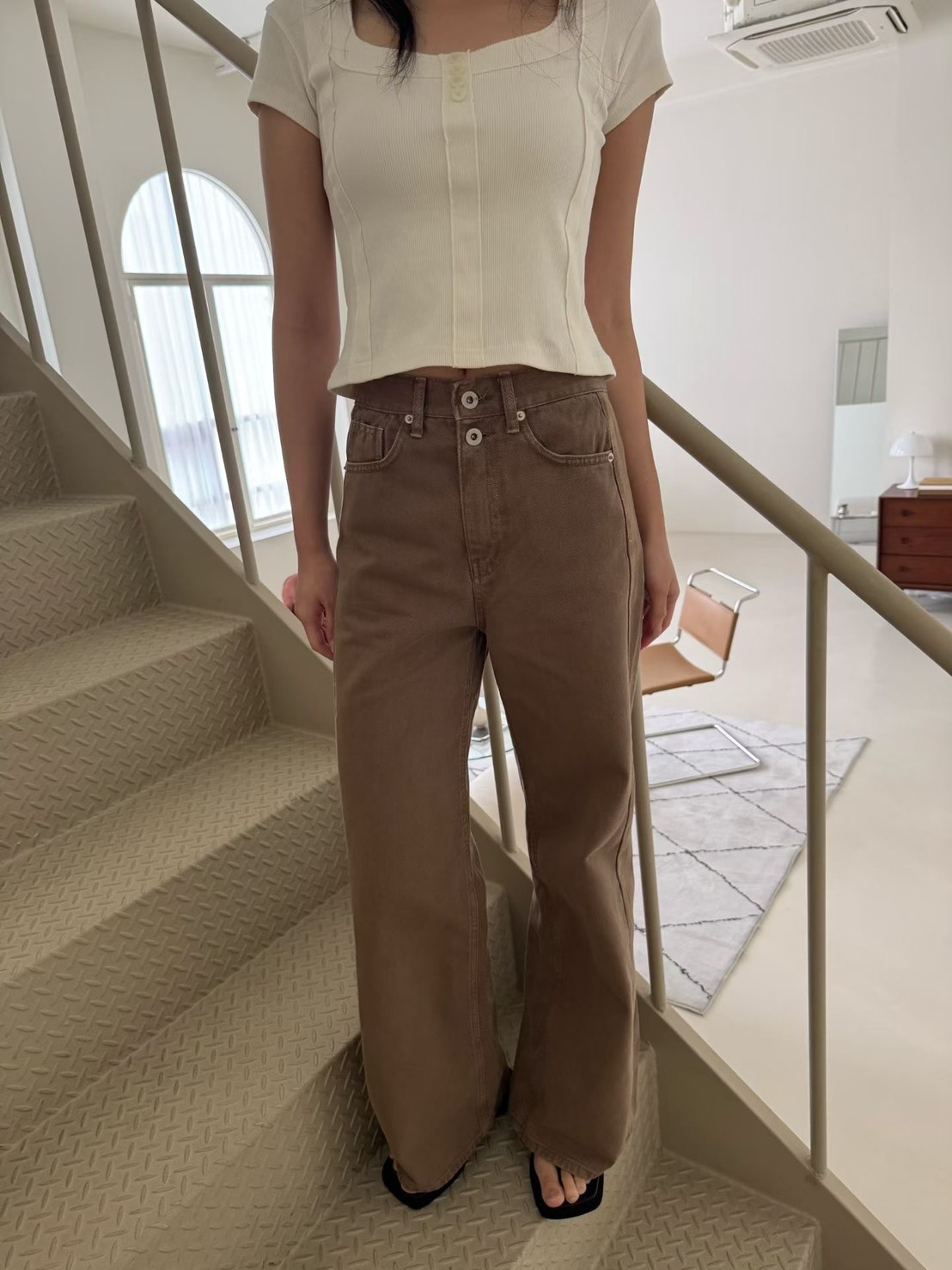 兩釦大地色牛仔長褲