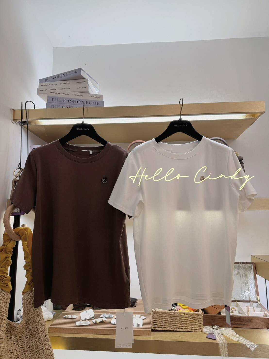 B10051 -簡約優雅C釦涼感棉上衣