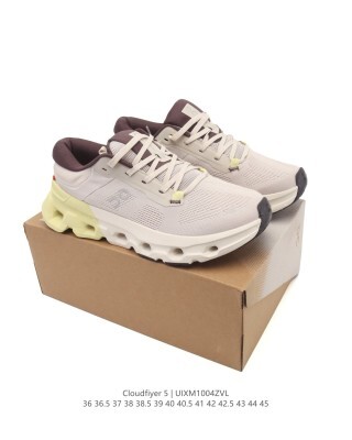 ON昂跑 FLYER 5 WMNS 舒適百搭防滑耐磨 低幫跑步鞋 On昂跑flyer 5 運動鞋雲端漫步的支撐專家。 輕量化設計 ：單隻鞋重量僅200克出頭，相當於三個雞蛋的重量。 透氣性 ：鞋面採用李寧雲絲材質，透氣孔數量比上一代增加35%，實測五分配速跑完半馬後腳面無悶熱感 。 防滑性能 ：GCR橡膠大底摩擦性能提升6%，積水路面防滑表現優於普通橡膠。 支撐性 ：月牙型T700碳板提升推進效率2.3%，適合快速過彎訓練 #速度训练跑鞋 #竞速训练跑鞋 #日常宝藏跑鞋分享 #宝藏跑鞋分享 #专业训练跑鞋