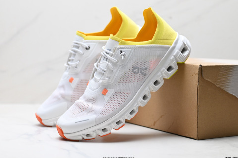 On昂跑 6 Coast 輕量運動休閒鞋 輕量透氣的工程網格結合環保人造麂皮 襯托出活力醒目的視覺效果 飾有品牌Logo的TPU鞋帶扣 讓系帶方式別具一格 是日常穿搭旅行和城市探索的理想之選