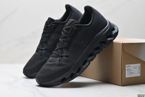 On昂跑tilt 輕量運動休閒鞋 腳感很舒服 鞋底柔軟且包裹性好 上腳顯腿長不管休閒還是運動都很百搭 是最好看最顯質感的顏色