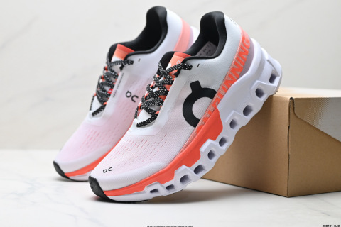 On monster 2 昂跑 戶外街頭機能風新興品牌輕便低幫跑步鞋首發實拍鞋款以網球為靈感的運動休閒鞋 大膽的復古外觀與革新科技融合 助力運動生活的活力探索