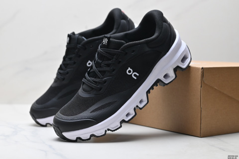 On昂跑 x LOEWE羅意威 venture 2.0 圓頭系帶 低幫休閒鞋腳感很舒服 鞋底柔軟且包裹性好 上腳顯腿長不管休閒還是運動都很百搭 是最好看最顯質感的顏色