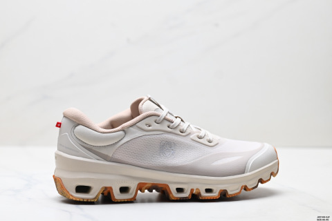 On昂跑 x LOEWE羅意威 venture 2.0 圓頭系帶 低幫休閒鞋腳感很舒服 鞋底柔軟且包裹性好 上腳顯腿長不管休閒還是運動都很百搭 是最好看最顯質感的顏色