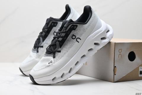 On昂跑tilt 輕量運動休閒鞋 腳感很舒服 鞋底柔軟且包裹性好 上腳顯腿長不管休閒還是運動都很百搭 是最好看最顯質感的顏色