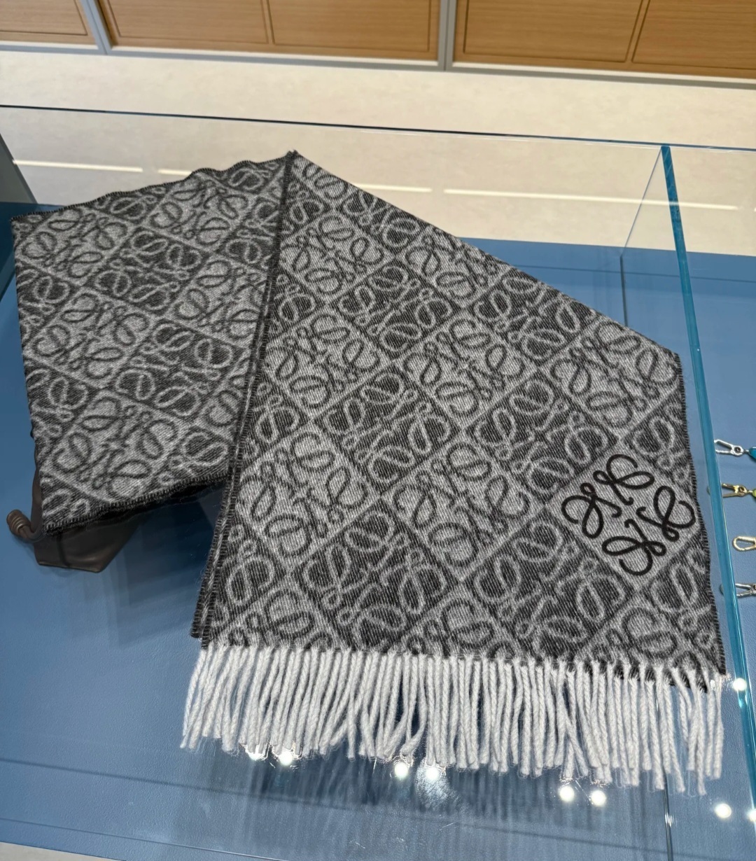 Loewe 羊毛 scarf