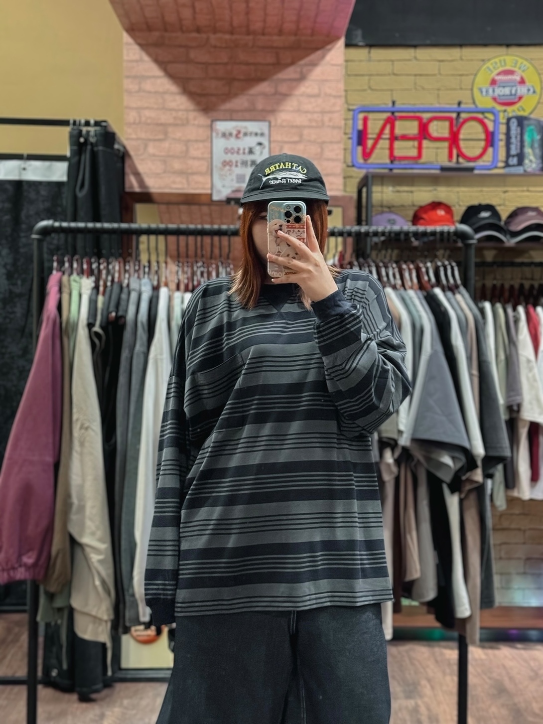 小領口叉車線長袖TEE