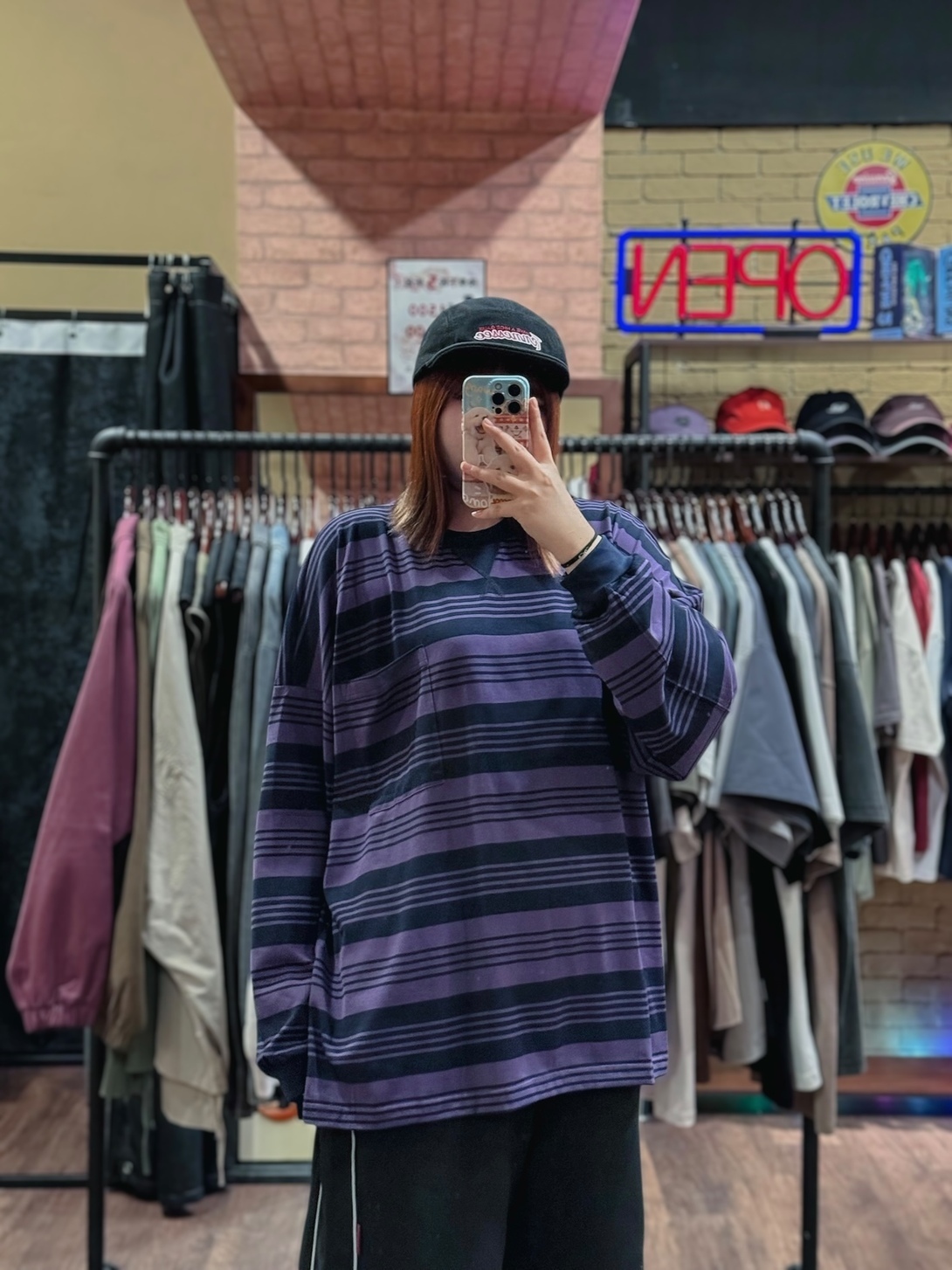 小領口叉車線長袖TEE