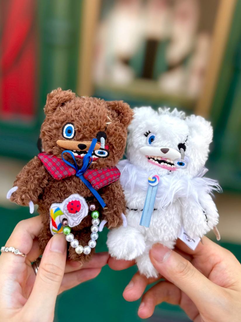 【 限量現貨 】大阪環球 暴力熊限量吊飾 日本