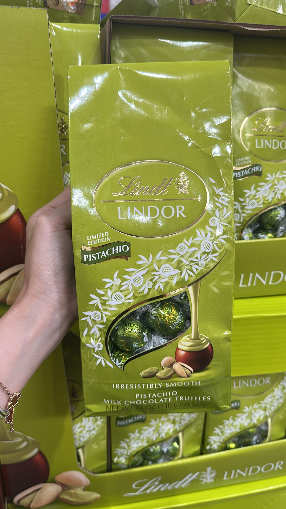 【預購】Lindt LINDOR H100775 開心果朱古力波