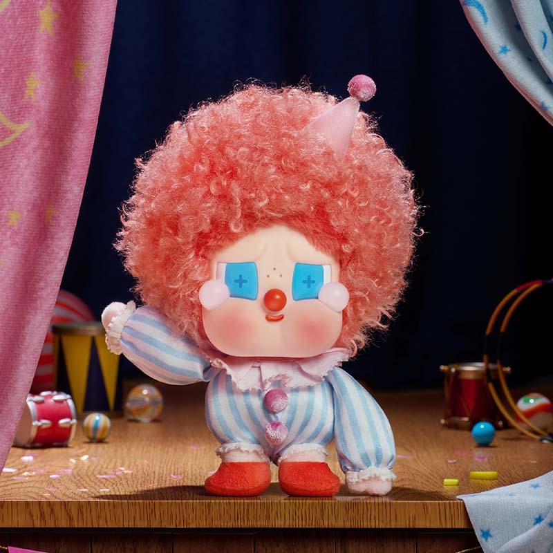 新品POPMART WHY SO SERIOUS系列CRYBABY搪膠毛絨吊卡
