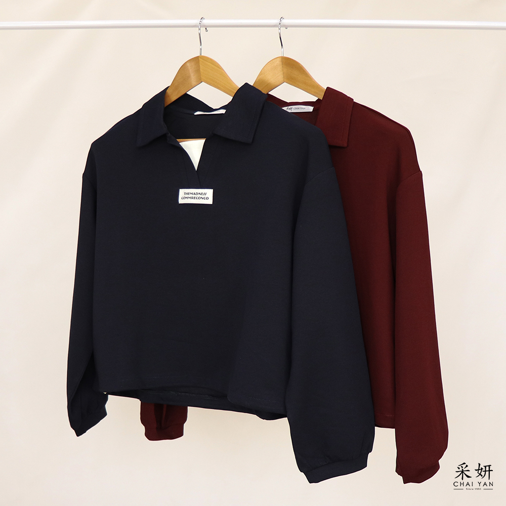 落肩字母布標假兩件V領翻領上衣