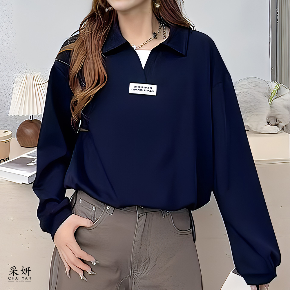 落肩字母布標假兩件V領翻領上衣