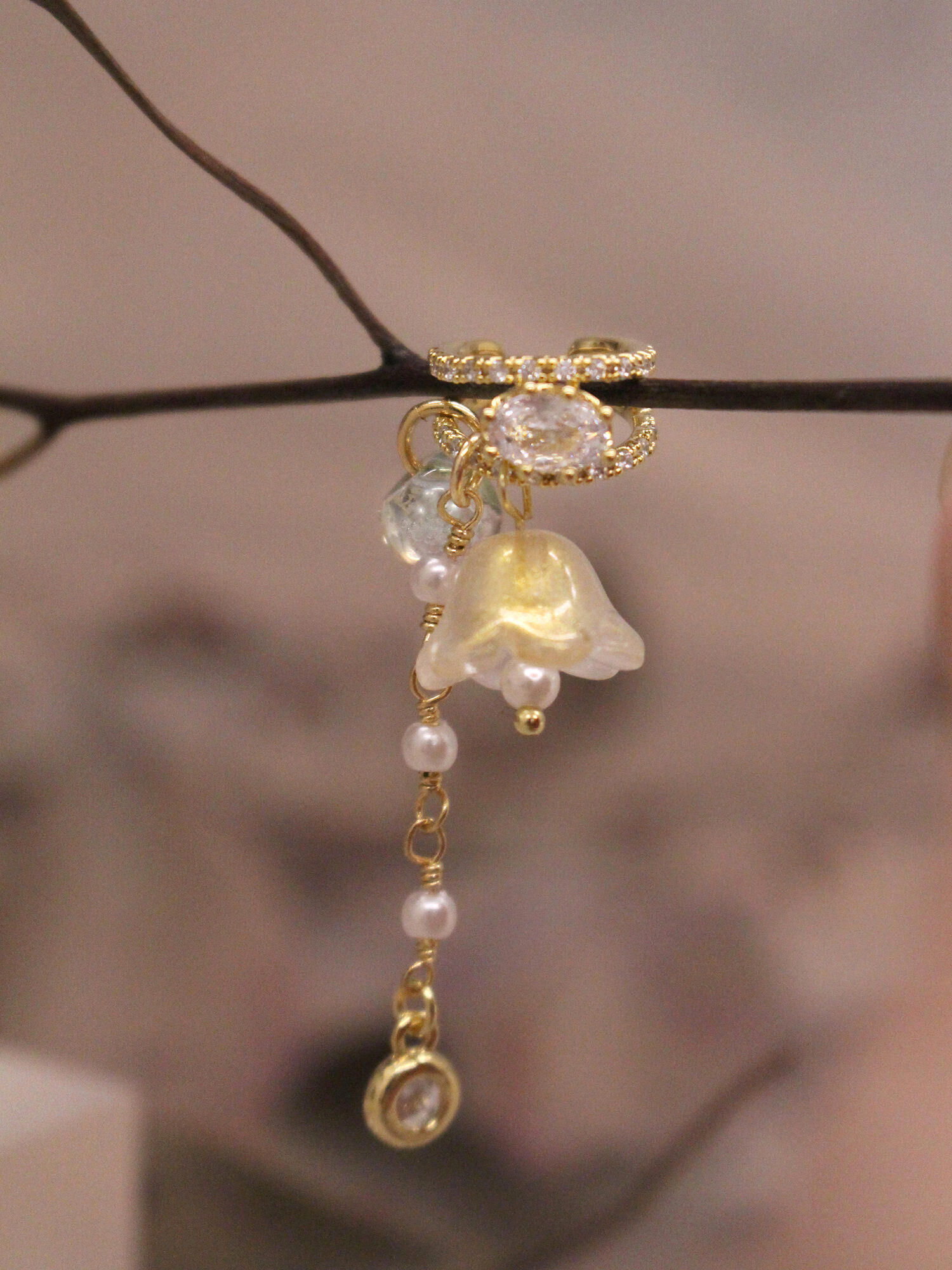 落葉微光。MUCHAT手作14KGP鋯石鈴蘭花耳骨夾 (單支)