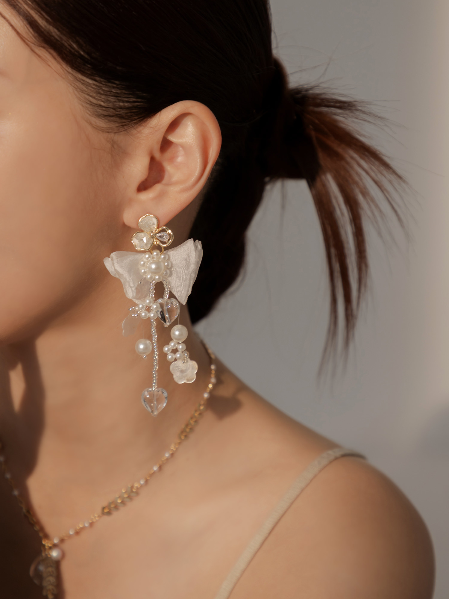 以花為名。MUCHAT手作14KGP貝殼花片流蘇純銀針耳環