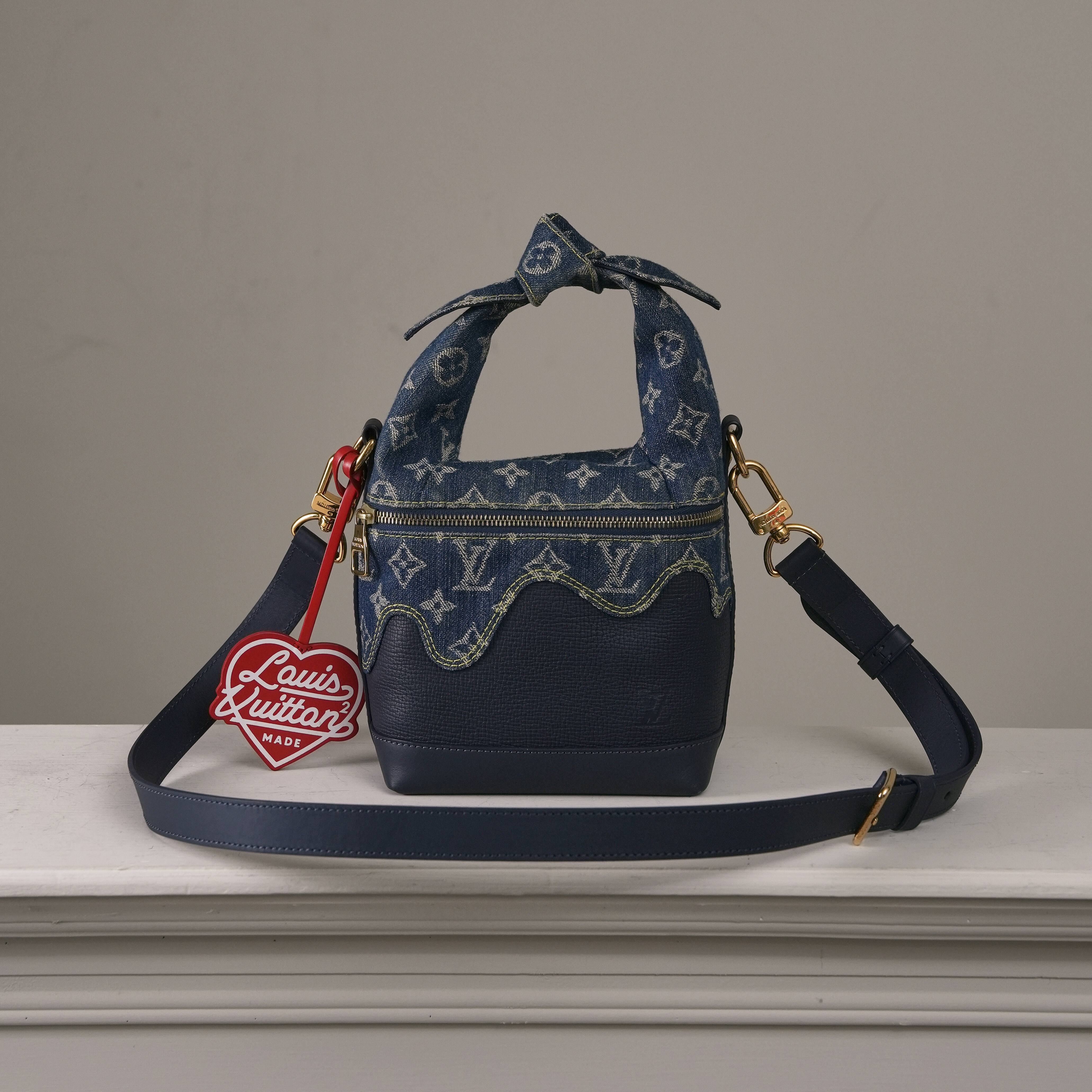 LV Nigo 聯名牛仔飯盒包