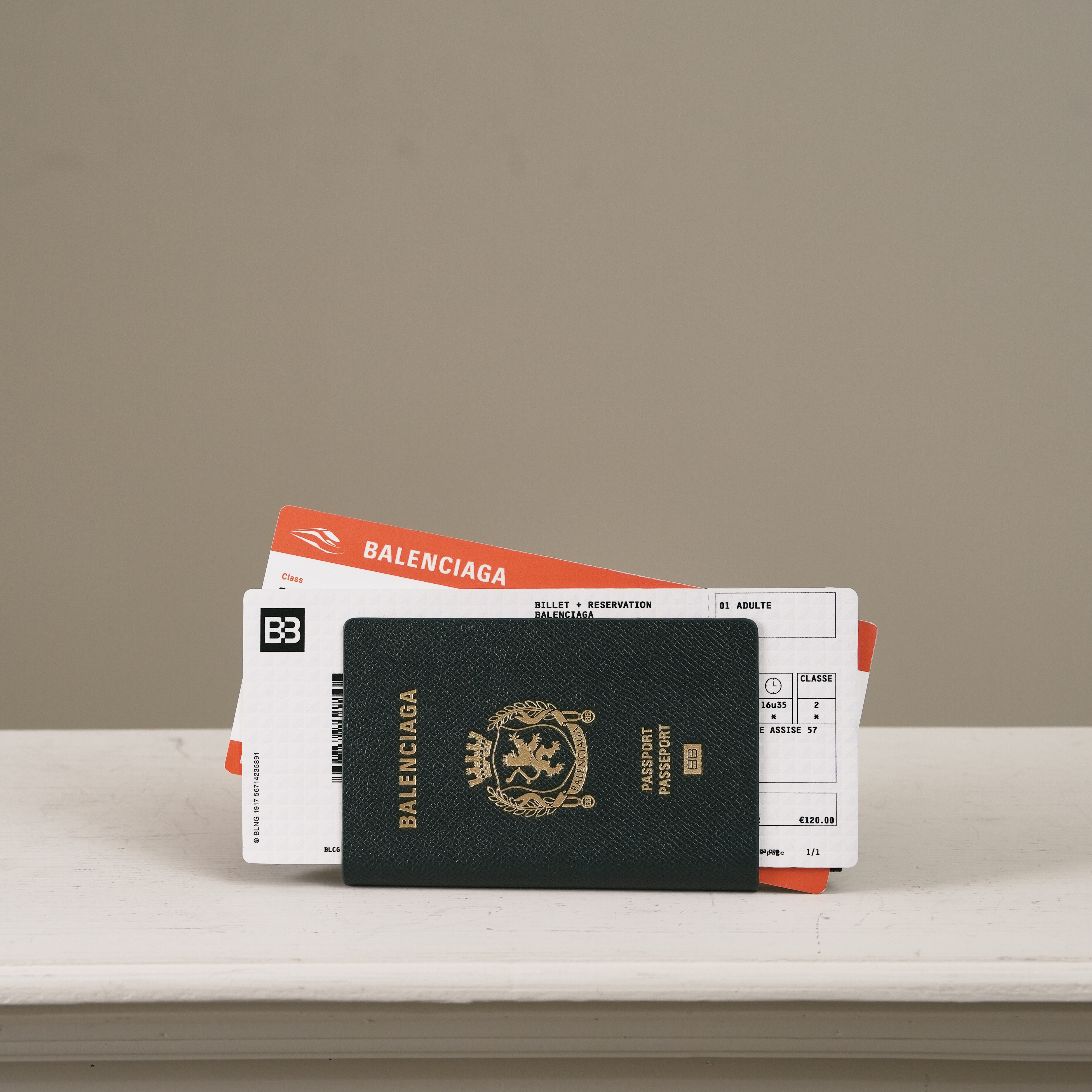 Balenciaga  墨綠色護照機票對開造型長夾