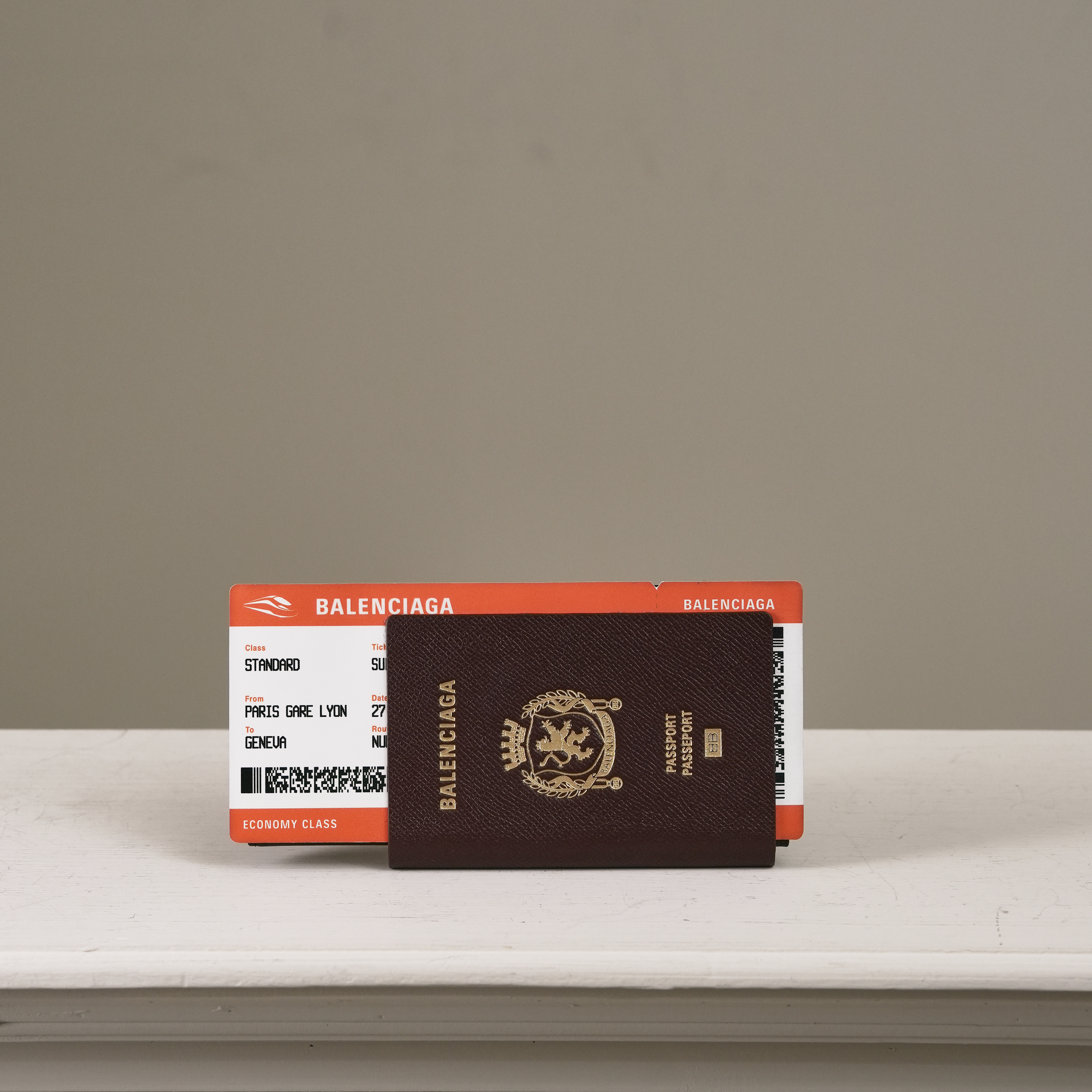 Balenciaga  酒紅色護照機票對開造型長夾