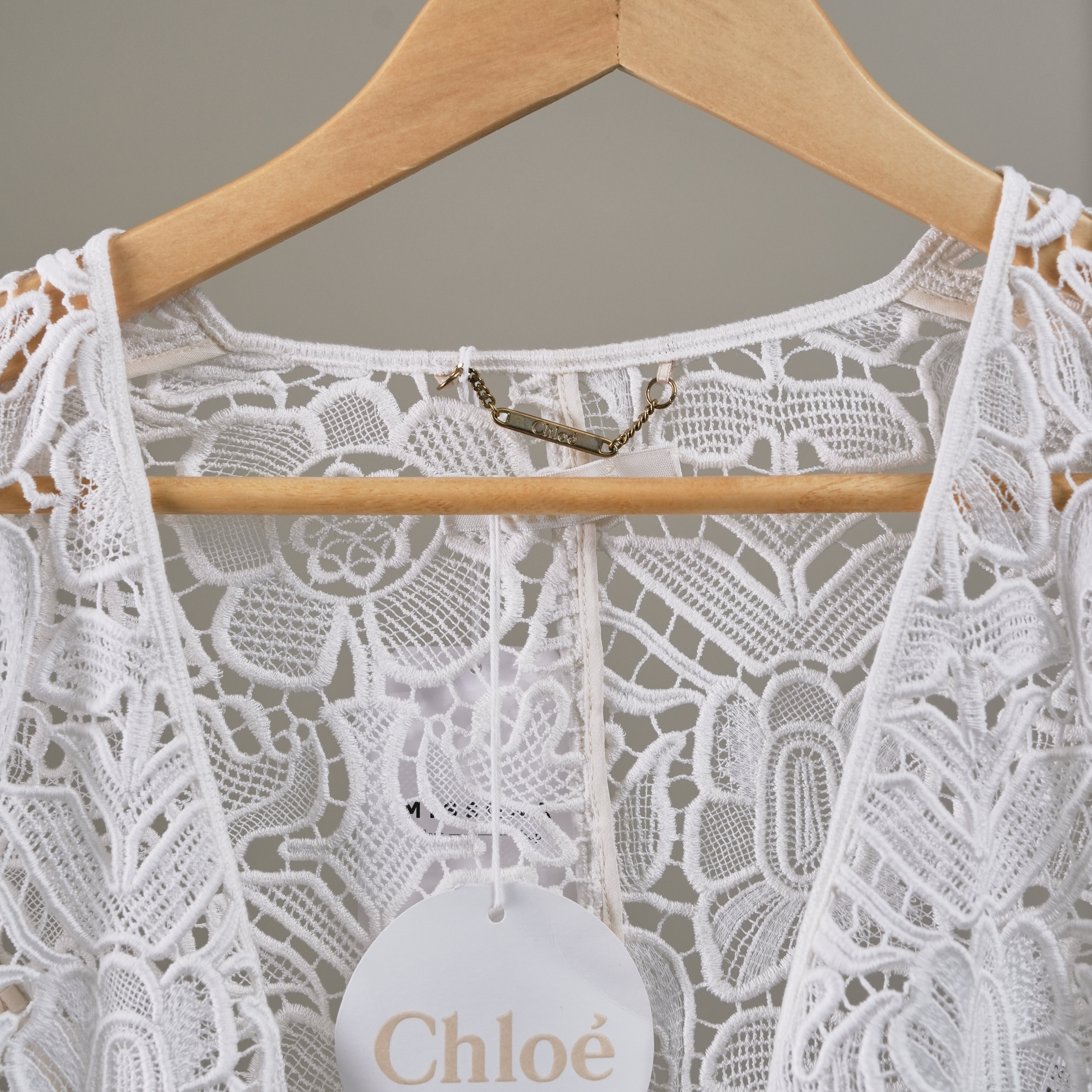 Chloe 白色簍空罩衫