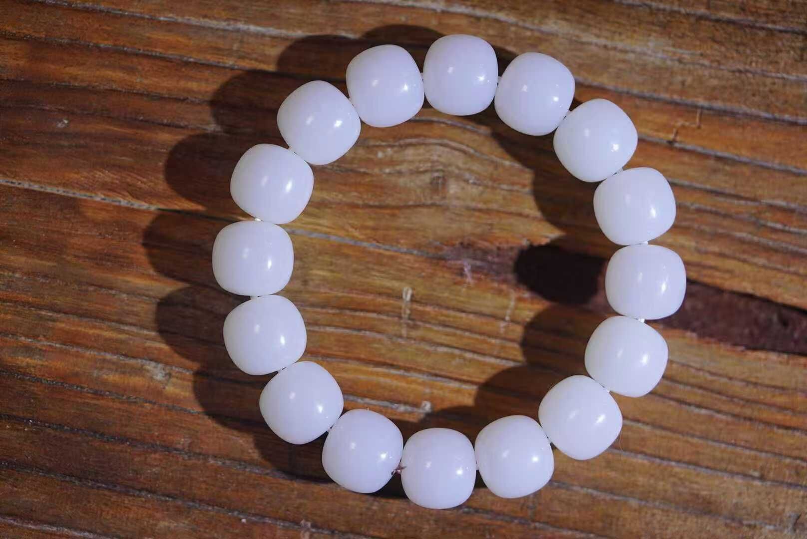 924720 和田玉豬油膏大珠手串