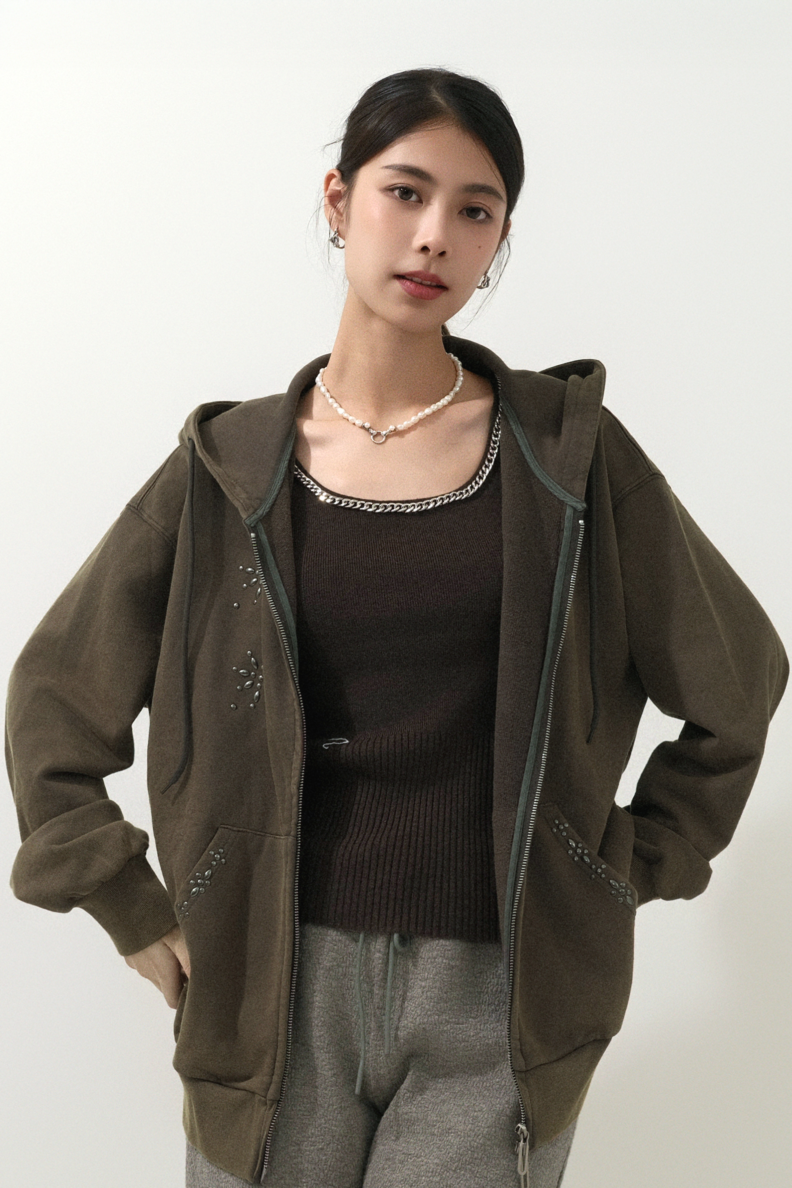 撞釘花洗水衛衣帽外套 (預購產品）