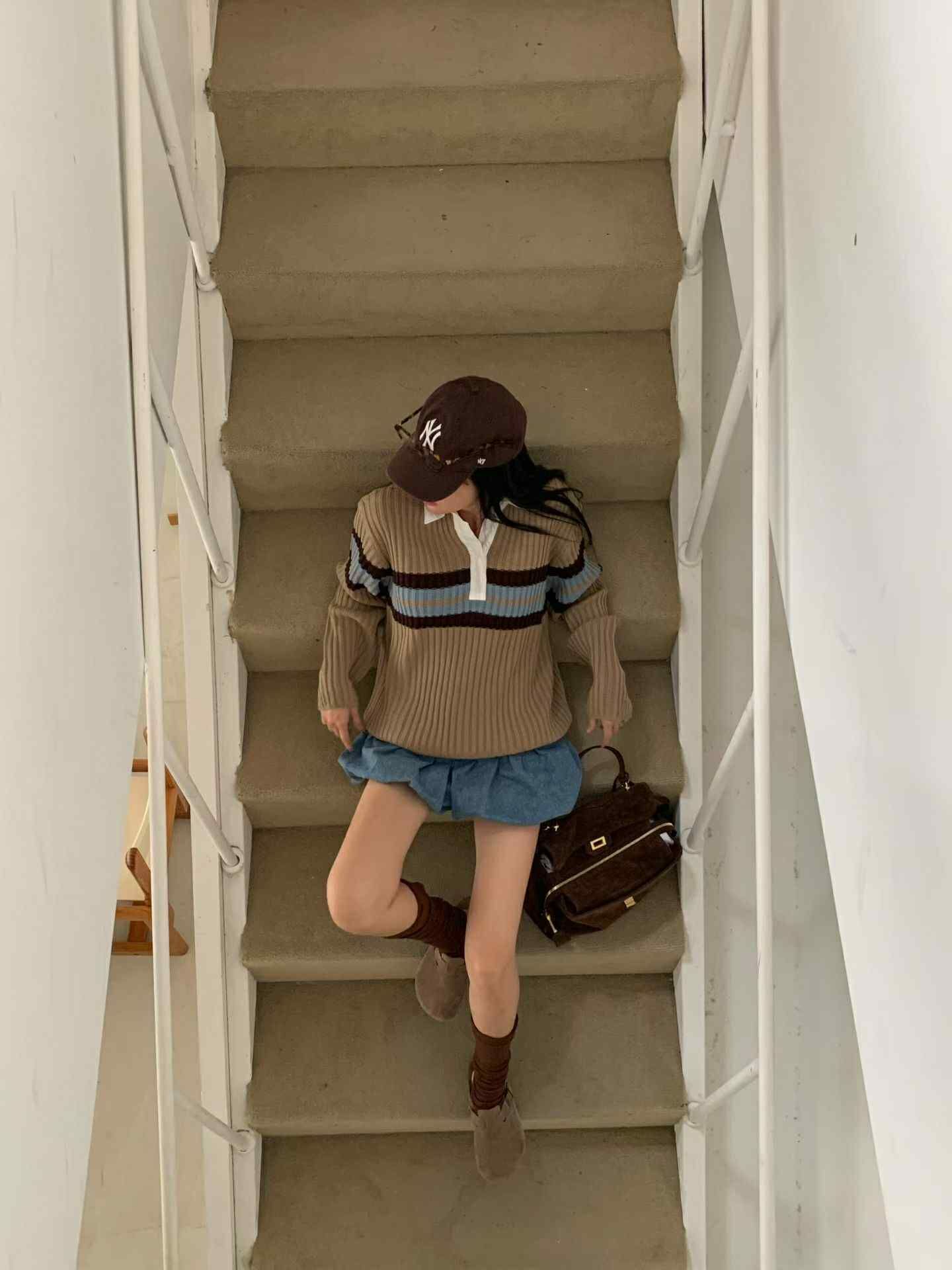 QC01 法式慵懶翻領拼色條紋針織衫