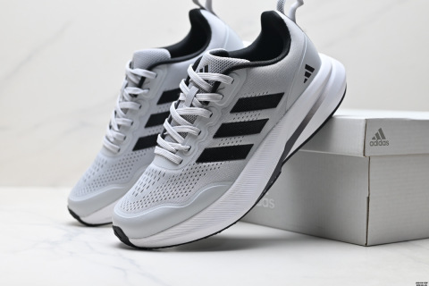 Adidas RUNFALCON 3.0 輕量跑鞋憑藉布料面料和舒適外底的優點，這款波鞋力求為你的雙腳帶來持續的能量體驗，讓你隨時開始充滿活力的跑步