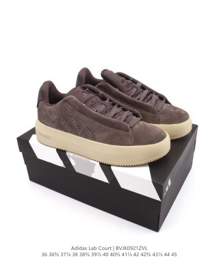 adidas LABCOURT Versatile Casual and Comfortable 耐磨透氣低幫厚底增高運動鞋男女款式同款。 鞋面採用柔軟皮革製成，鞋面與鞋底的連接處採用包邊設計，看起來更加精緻時尚。 鞋底仲用咗光滑嘅優質皮革，鞋墊上嘅Adidas LOGO凸顯出THE THE 品牌特色，鞋跟嘅英文ENDINEERED FOR THE STYLE OF FUTURE翻譯過來就係“DESIGNED FOR THE FUTURE STYLE”！類型：男鞋同女鞋