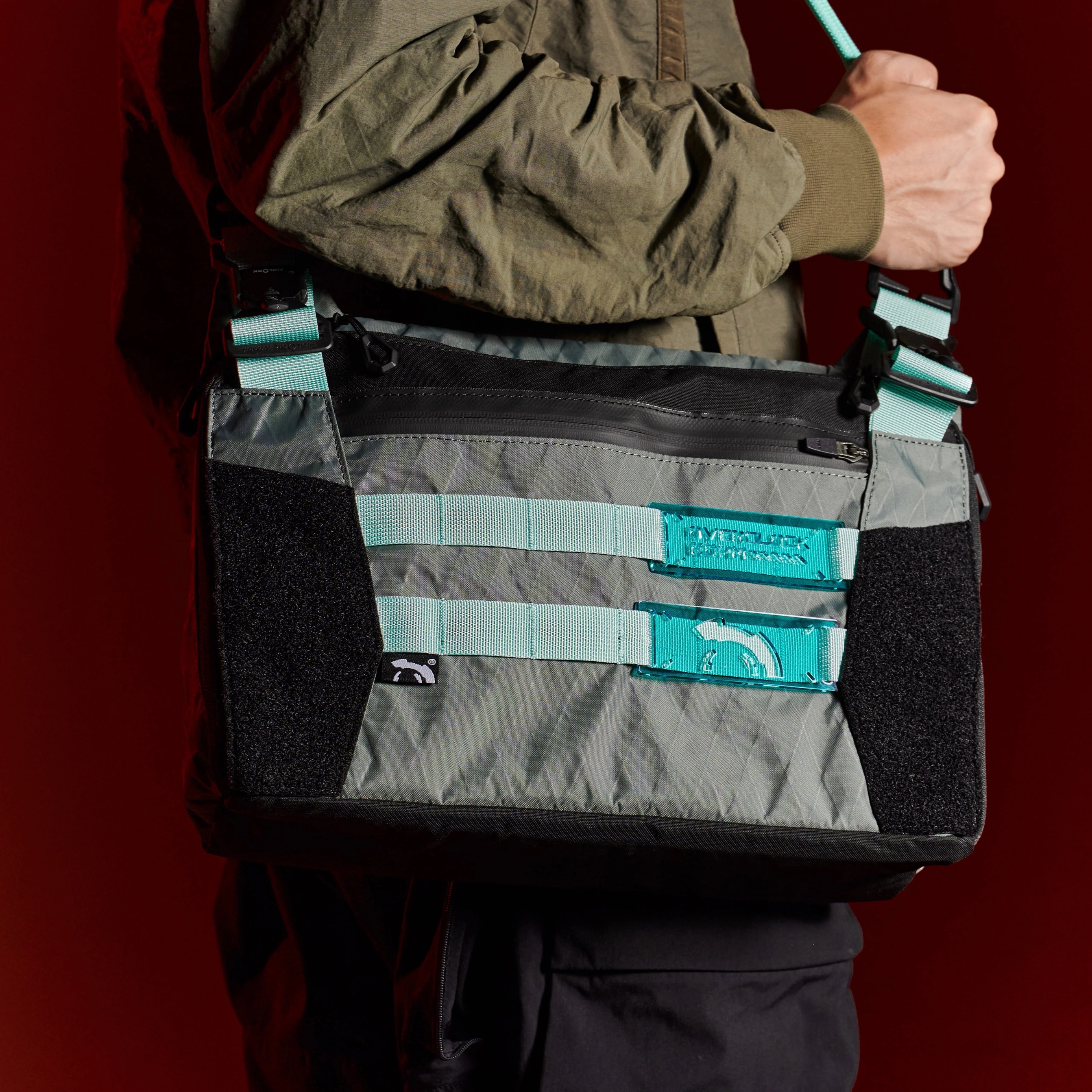 【超頻漫遊】L-04A「渦流2.0」快開斜背包郵差包電腦IPAD防水書包