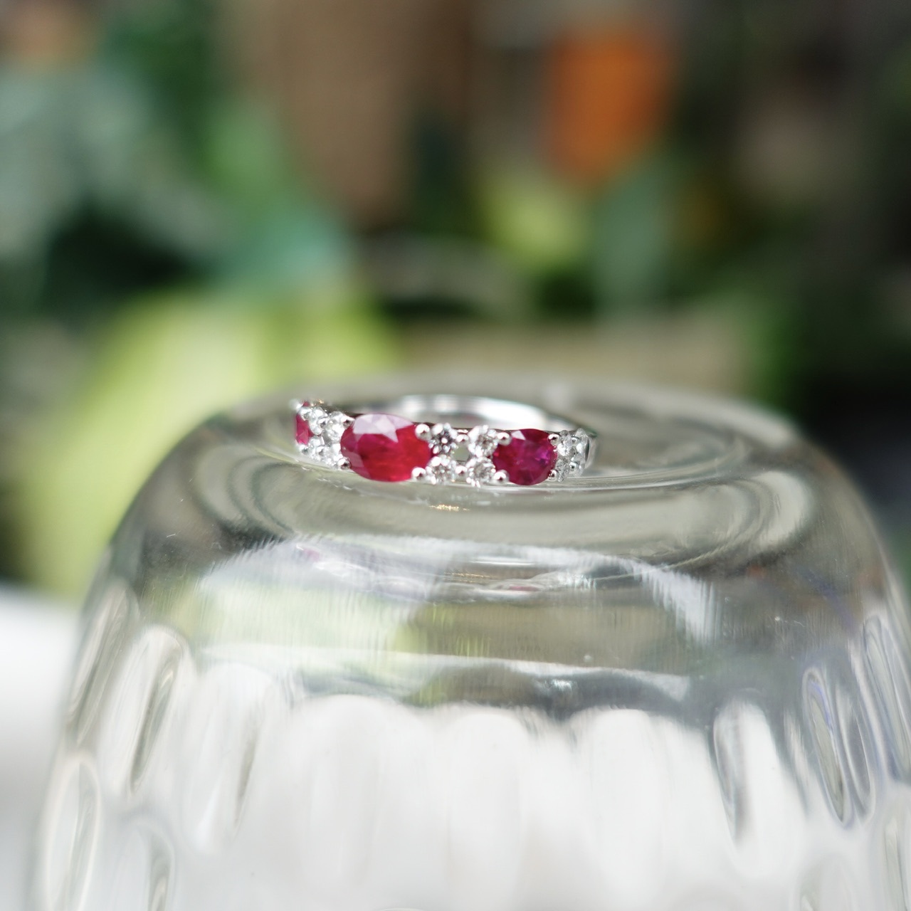 18K金天然紅寶石鑽石排戒