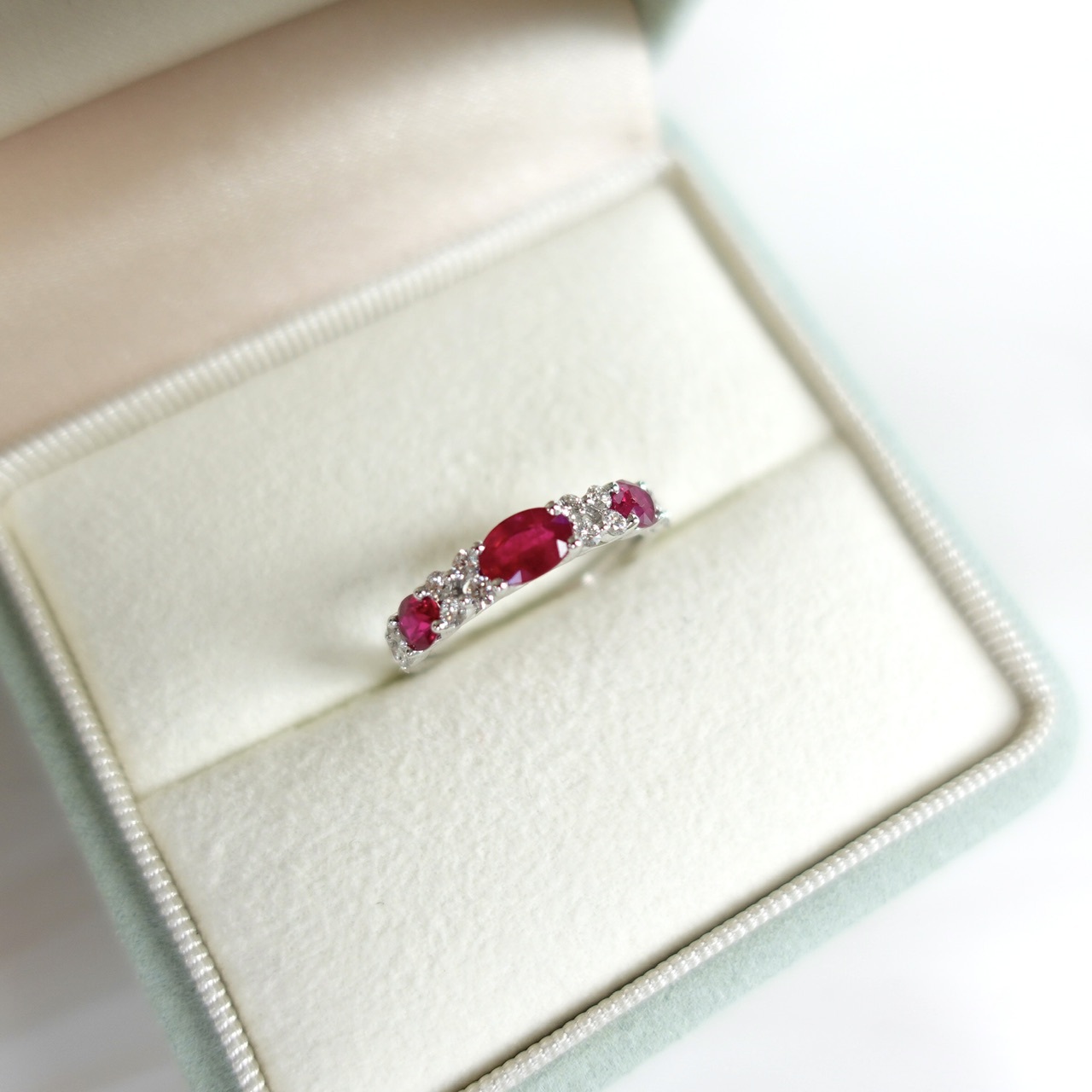 18K金天然紅寶石鑽石排戒