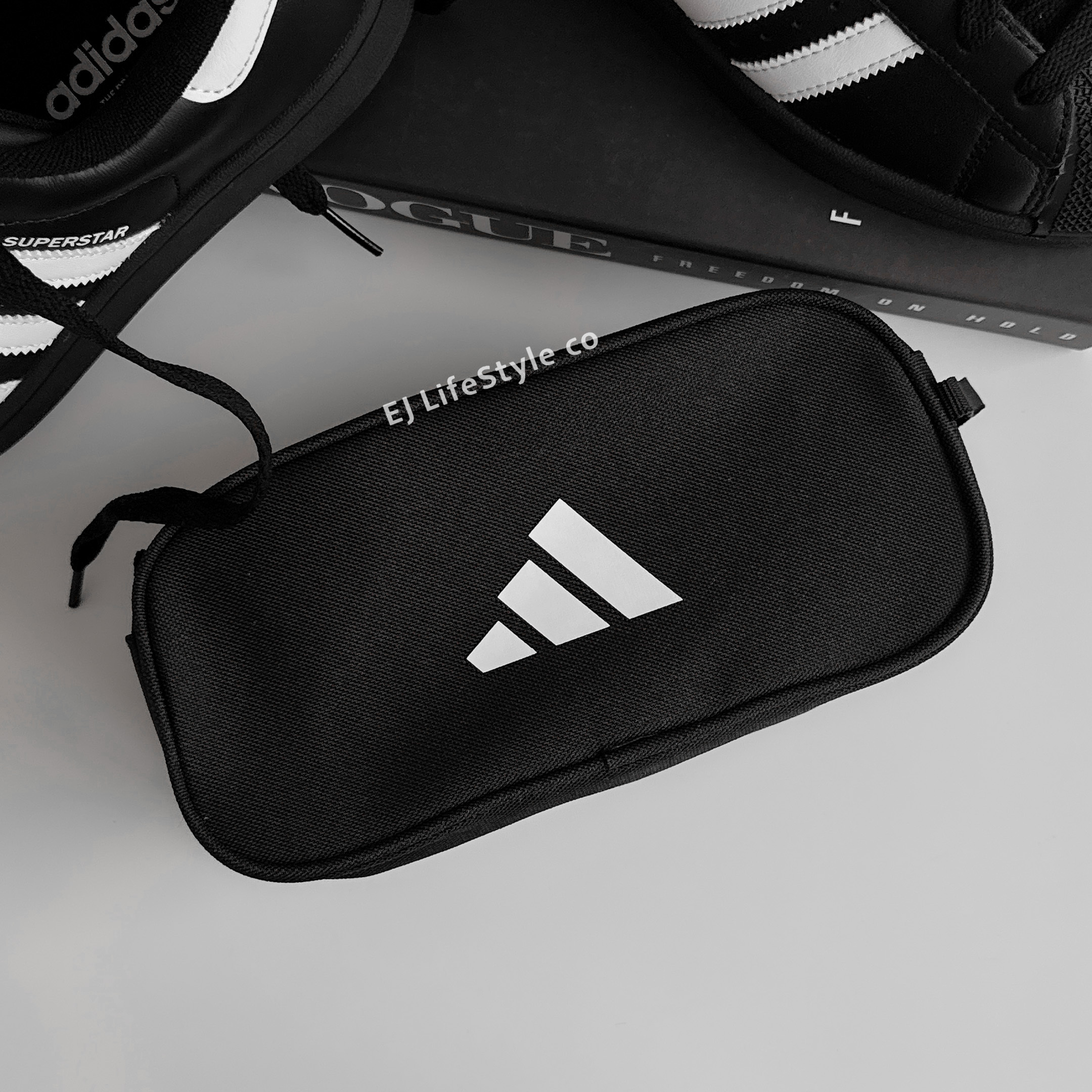 ADIDAS 化妝包 收納包 鉛筆袋  三線 黑白  JN2706 / 現貨