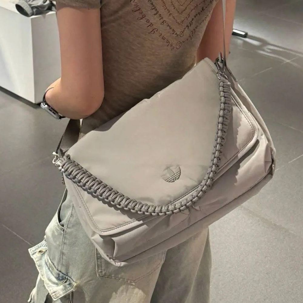 現貨秒發 國外限定 adidas originals 13.1L 雙繩可拆卸 編織可調節背帶 郵差包 斜背包 側背包 KS0763 KS0764