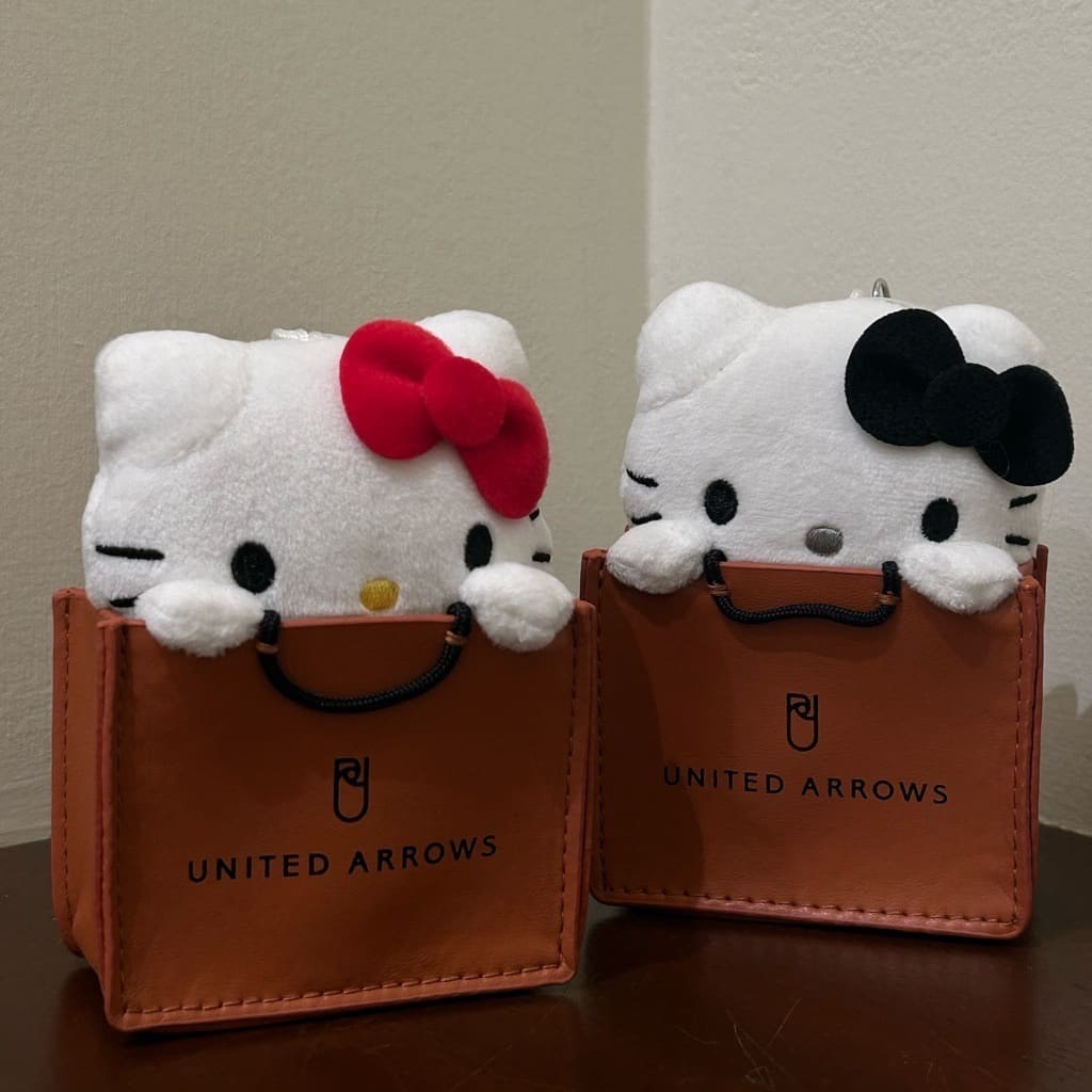 iSNEAKERS｜日本 Sanrio 三麗鷗 UNITED ARROWS Hello Kitty 聯名吊飾 娃娃