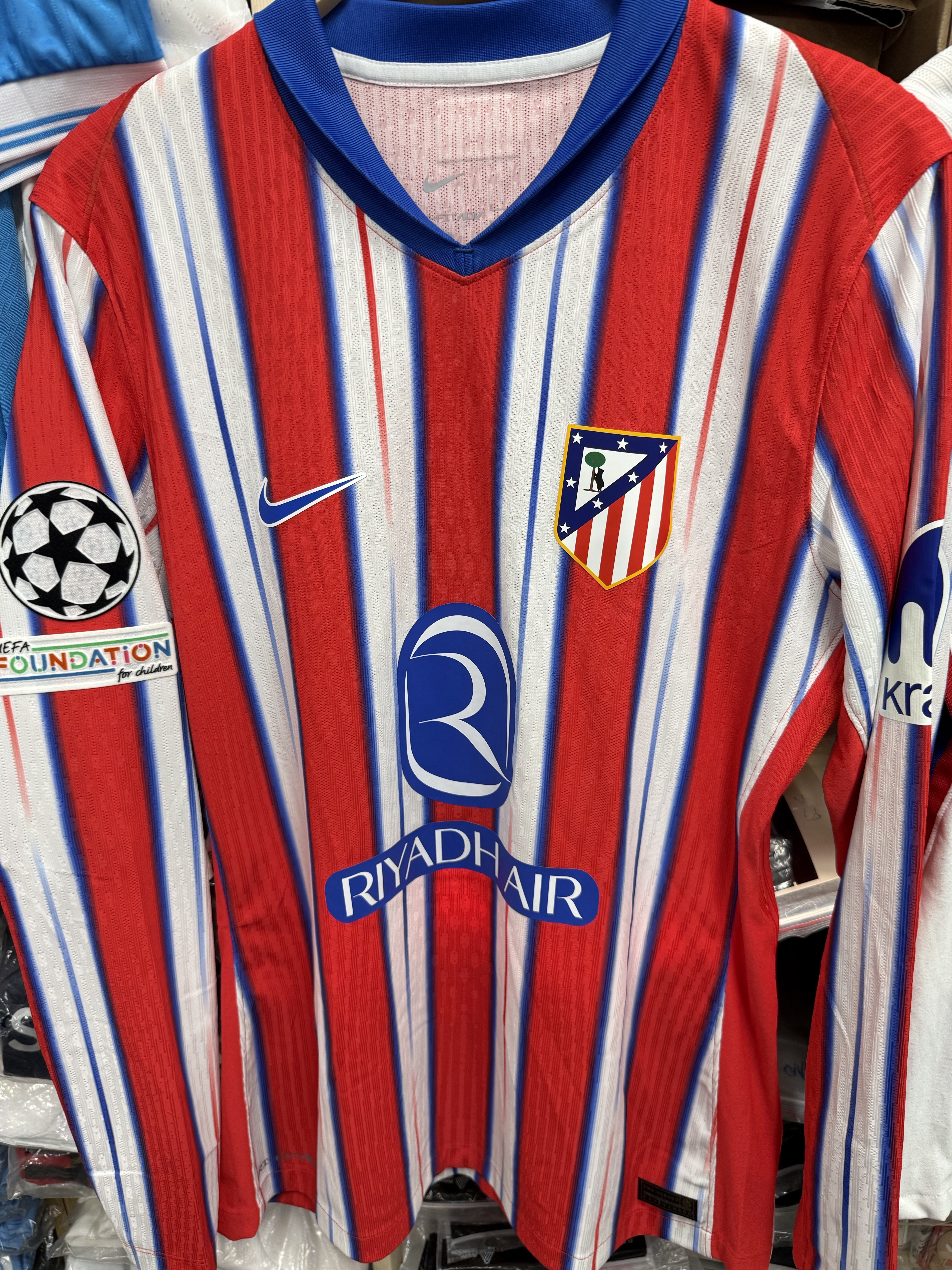 24-25馬德里體育會迪保羅主場長袖更衣室球員版球衣