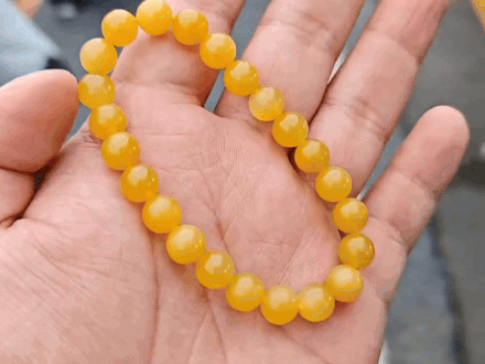 924733 和田玉稀有特色黃口料手串