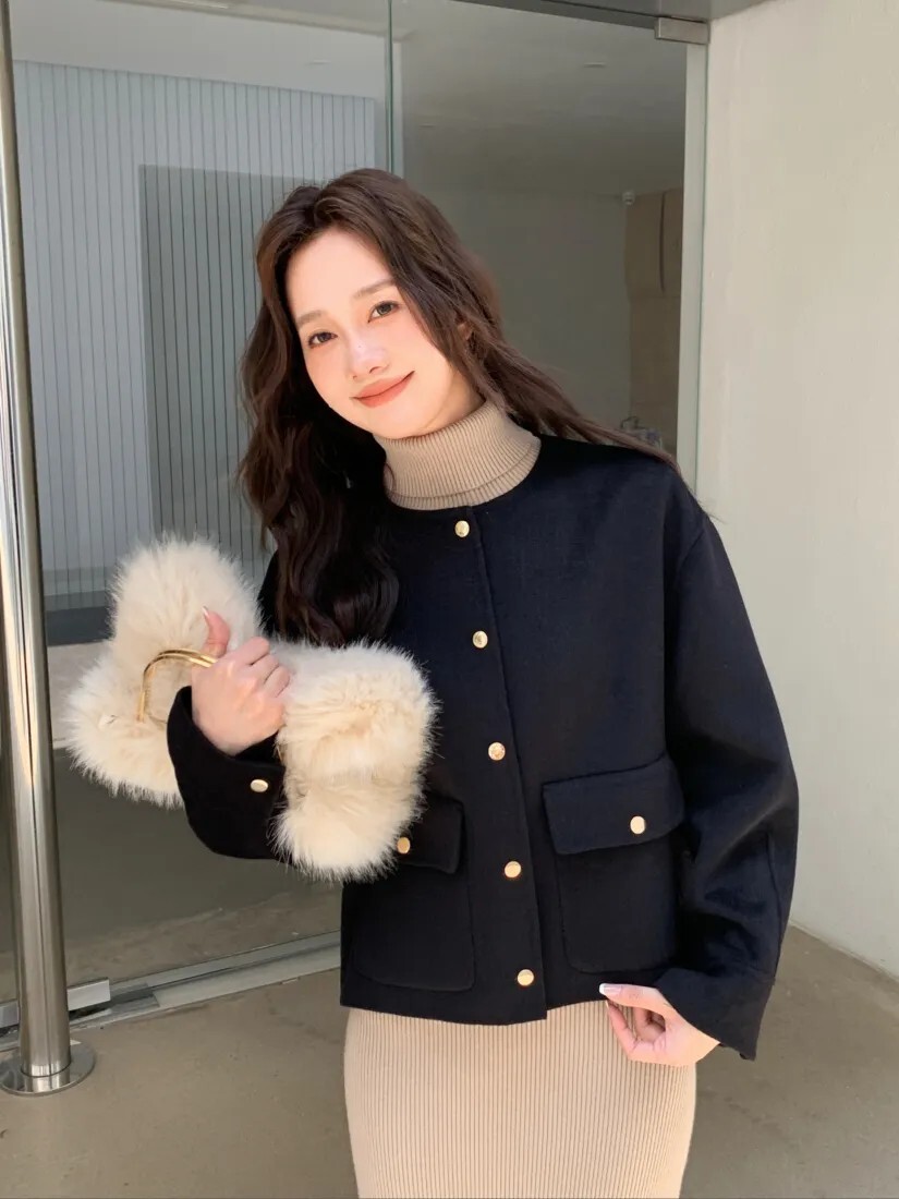 經典黑圓領排釦兩穿羊毛上衣外套-F (Elegant & Love)