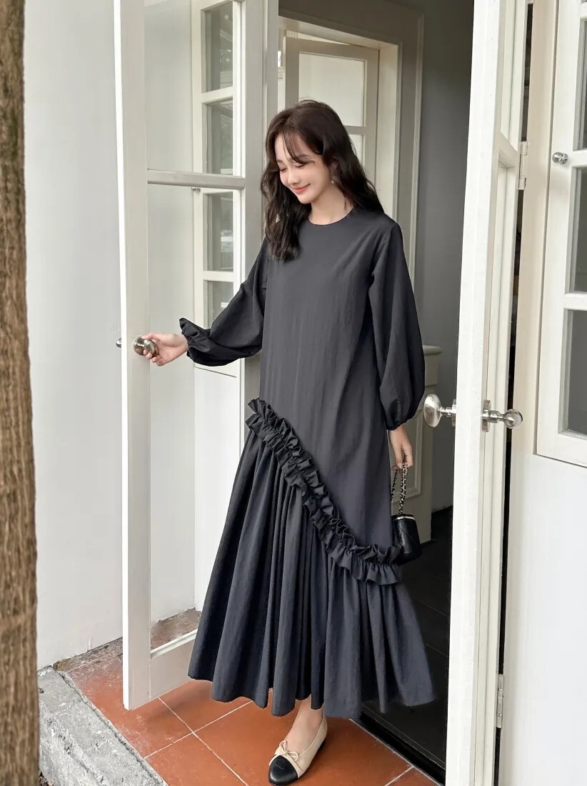 經典黑不對稱裙擺造型圓領長洋裝-F (Elegant & Love)