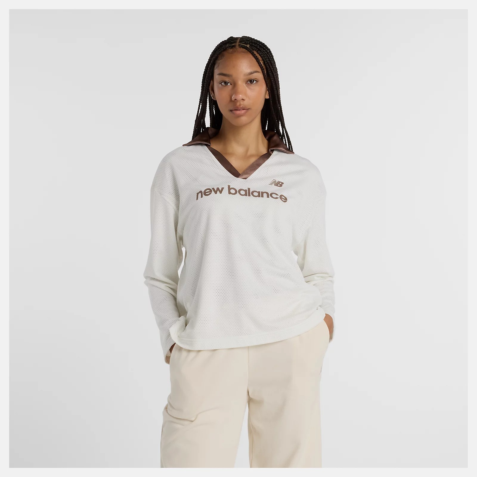 NEW BALANCE 長袖 NB 白咖 V領 網眼 復古球衣 女 WT53530SST