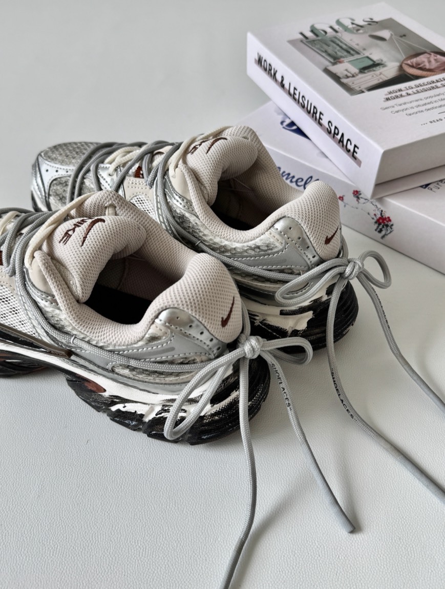 【訂製鞋款】Nike V5 RNR 荒礫行者 復古 做舊 廢土 銀灰 HQ7901102（team1082-荒礫行者）