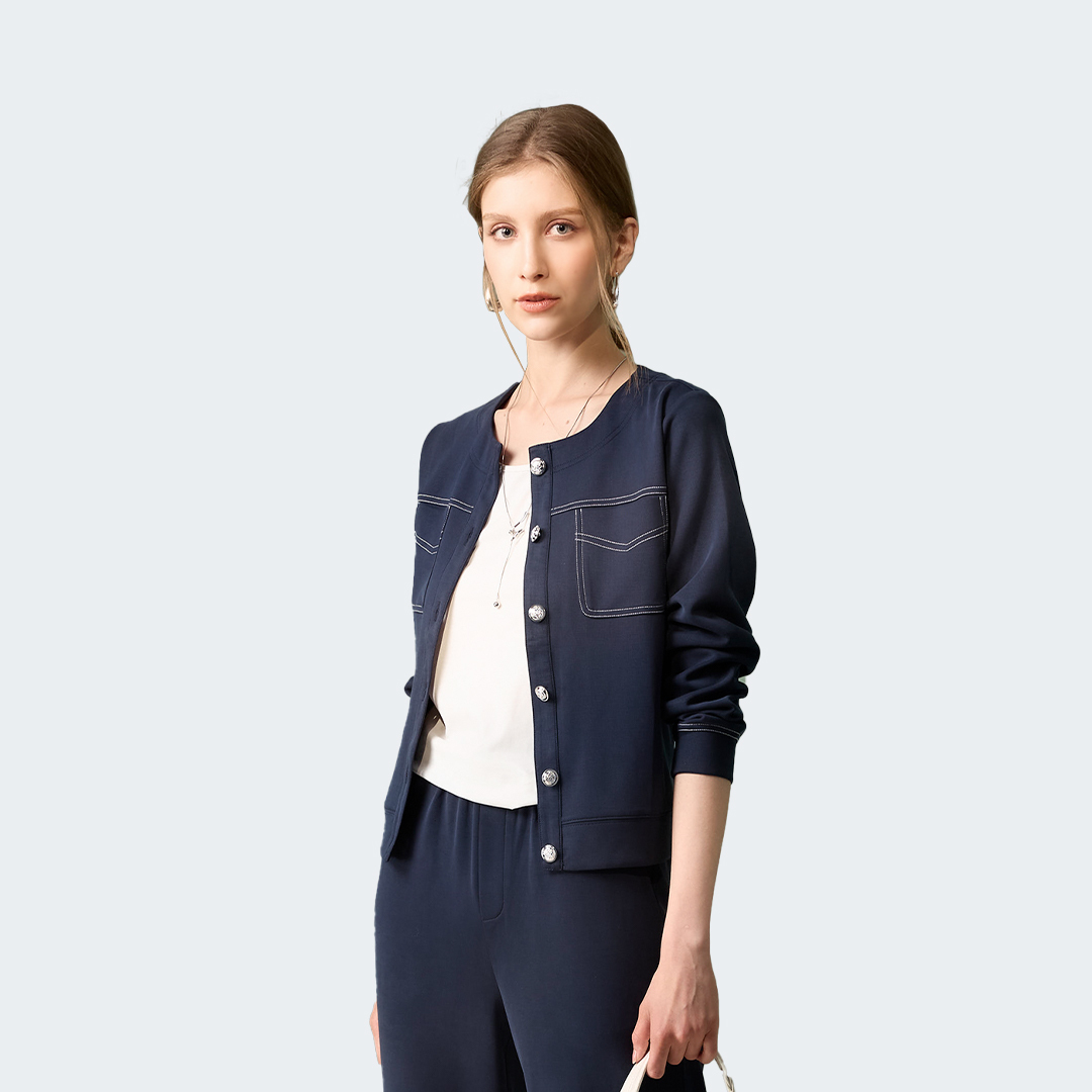 雙口袋線條感圓領釦式上衣外套