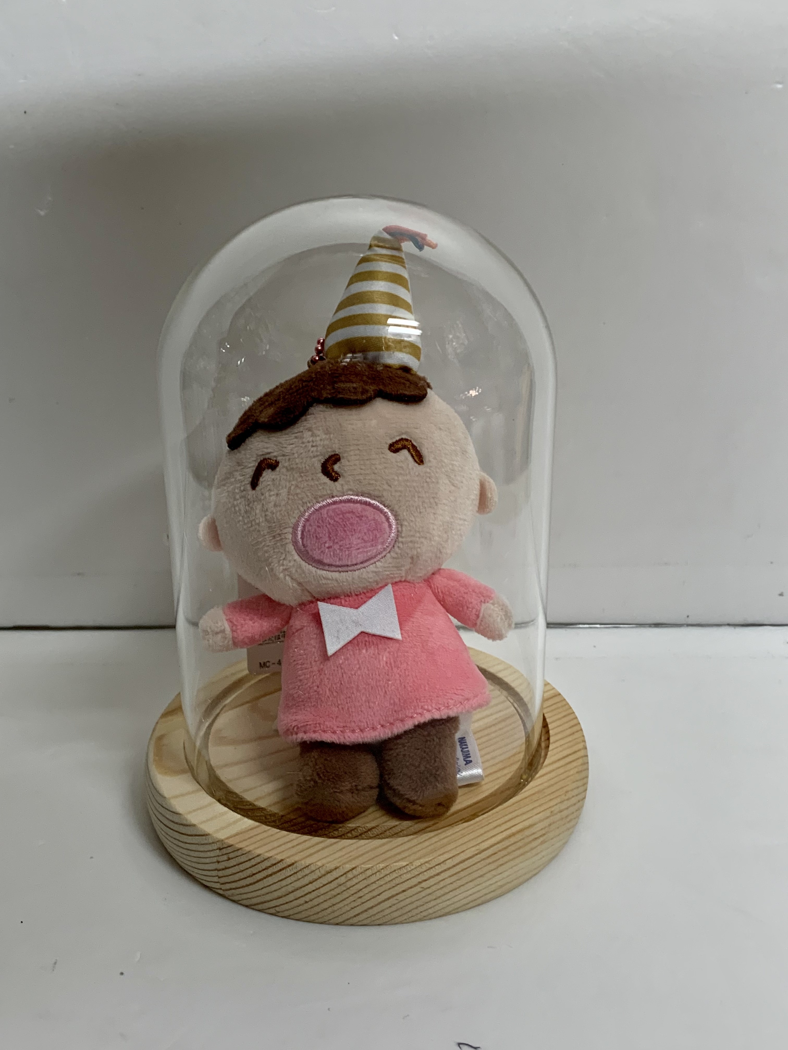 大口仔生日公仔連玻璃盒