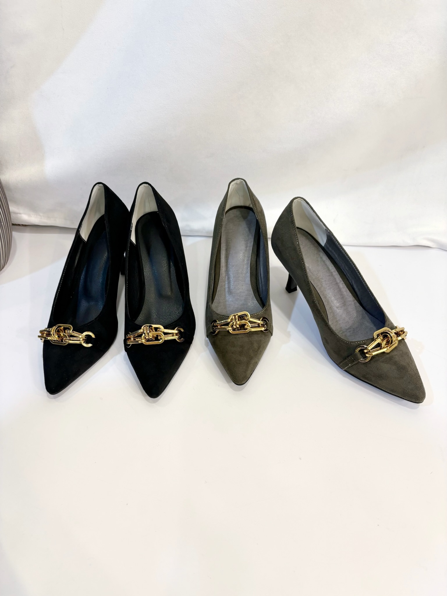 尖頭麂皮鏈條跟鞋