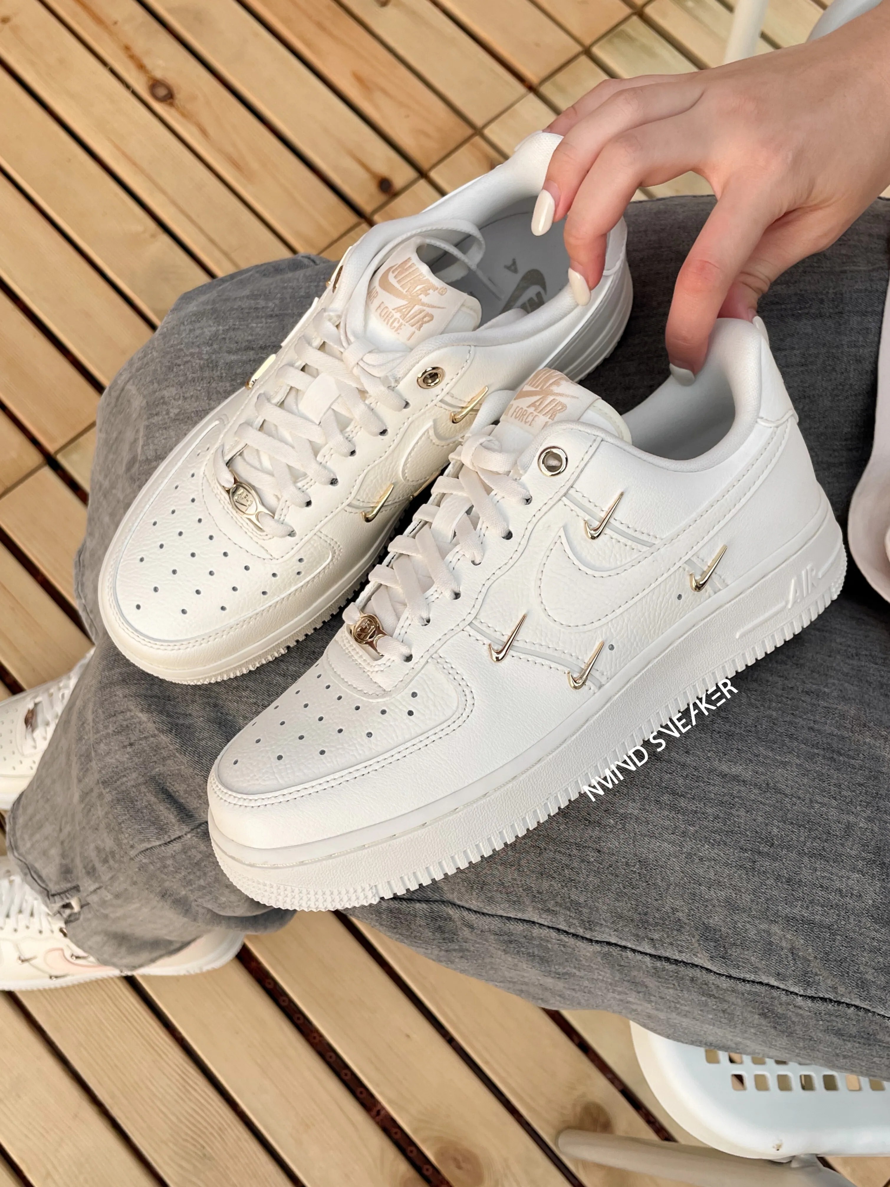 <⚠出清大雜燴⚠>NG品-25.5cm-NIKE AIR FORCE 1 '07 LX 白金勾