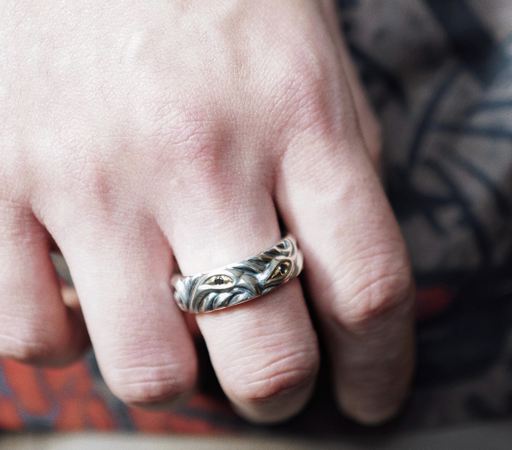 LOVE BITE GOLD FUSION EYES W/ BLACK DIAMOND