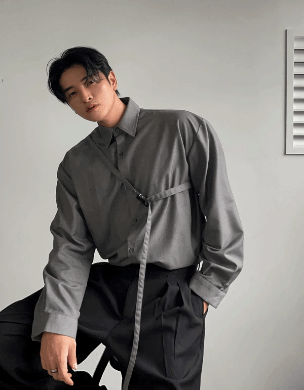 威尼斯扣環吊帶襯衫