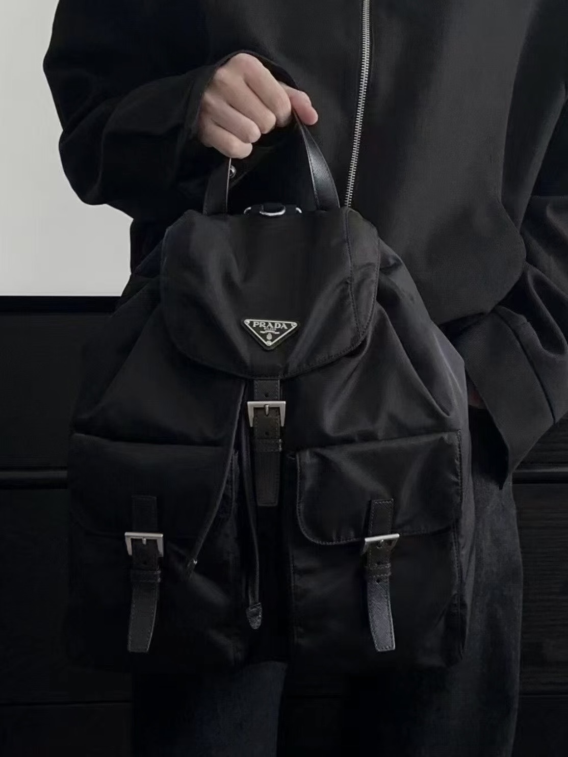 PRADA 三角形徽標Logo 背包 小號 黑色