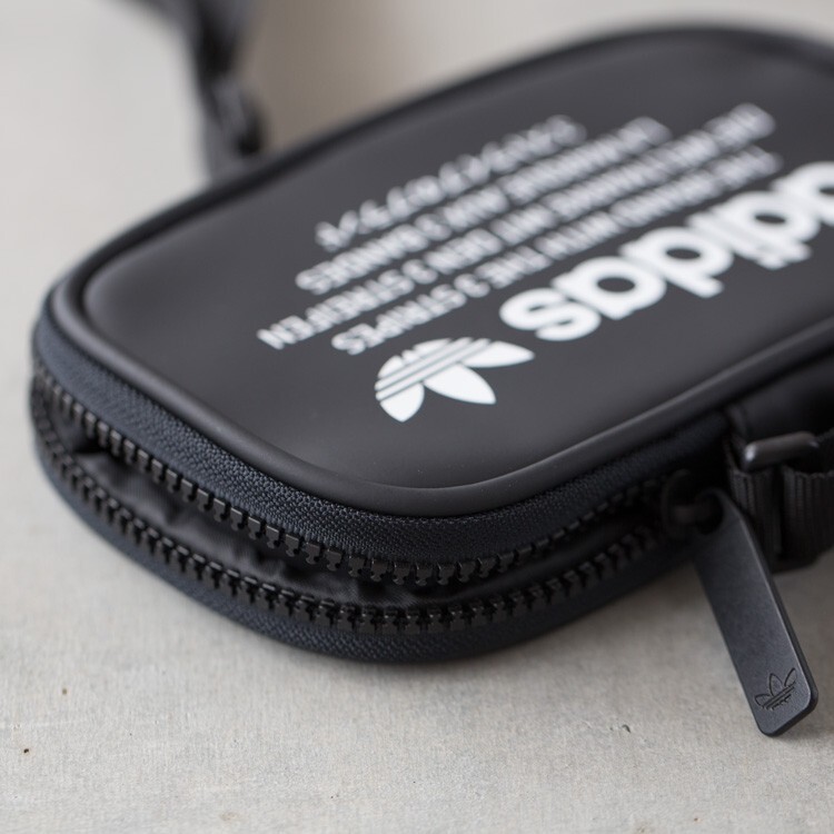 愛迪達 Originals NMD 手拿包／斜背包（日本設計 越南製造）